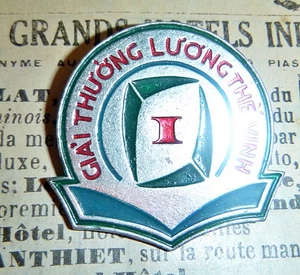 Rare 1970's, 1980's Vietnam Education Badge - Giải Thưởng Lương Thế Vinh - C.500 - Picture 1 of 5