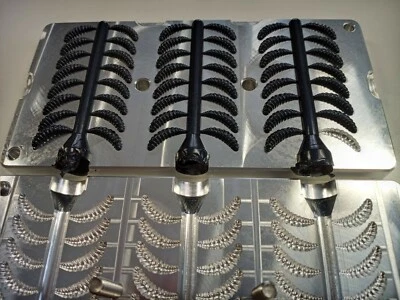 Molde de cebo de plástico blando de aluminio, gusano de cera - 48 cavidades - Foto 1 de 4