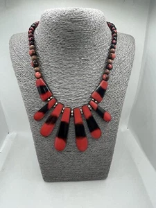 Rot & schwarz Acryl Latz Tropfen Perlen Statement Halskette Tribal Festival Sommer - Bild 1 von 9