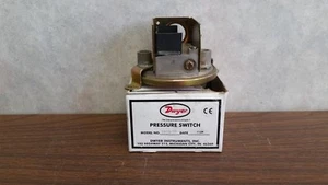 Dwyer Model 1910-00 Pressure Switch - Picture 1 of 5