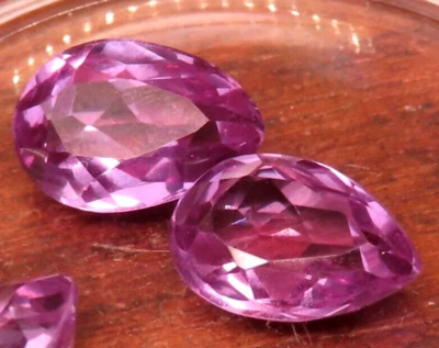 Gem Lab Created Russian Alexandrite Color Change Pear 10 x 7 mm Lot 2 PCS 60-41 - Image 1 of 4