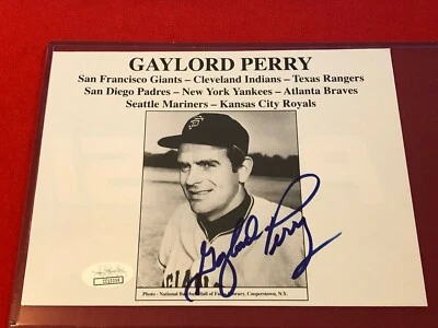 GAYLORD PERRY AUTOGRAPHED MAGAZINE CUT  - Image 1 of 2