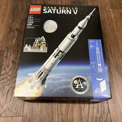LEGO Ideas: NASA Apollo Saturn V (21309) - Image 1 of 4