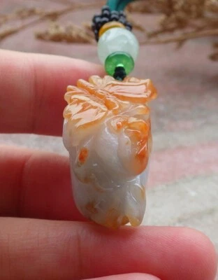 Colgante de jadeíta natural Birmania roja certificada flor mariposa 蝴蝶 558100 Foto 1 de 4