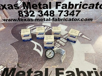 USG P500K Pressure Gauge 0-300PSI Conn. 1/8” NPT CBM Size 1.5” Qty 5  - Image 1 of 4