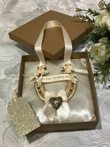 LUXURY WEDDING HORSESHOE SPARKLY GOLD & IVORY with GOLD COLOURED LOCKET - Picture 1 of 7