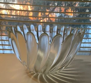 Waltherglas for Studio Nova Solaris Frosted Crystal Bowl 9"D 5.5"H - Picture 1 of 5