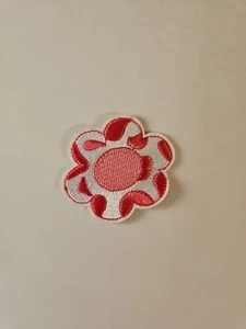 Pink Flower Embroidered Patch / Embroidery For Clothing Repair And Accessories - Picture 1 of 4