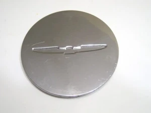 Ford Thunderbird 1996-1997 tapa central cromada P/N F6SC-1A096-CA - Imagen 1 de 1