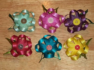 NEW! Handmade BOUTIQUE Girls or Toddlers HAIRBOWS Hair Bows FLOWERS WITH BUTTONS - Picture 1 of 13