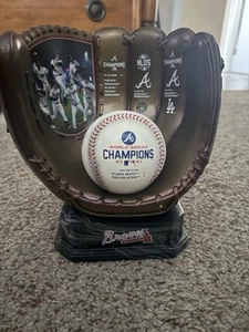 2021 world Series Champions Atlanta Braves Commemorative Bronze Glove - Picture 1 of 6