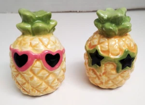 Summer Pineapples MINI Salt And Pepper Set Cracker Barrel Collectible NEW - Picture 1 of 5