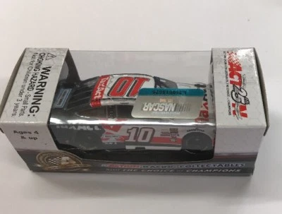 全新,1/64 动作 2017 福特 FUSION,#10,税 DANICA PATRICK(aa1) — 第 1/4 张图片