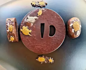 Juego de Espada Parte Tsuba Guardia Hoja Fuchi Menuki Kashira Para Katana Espada Tortuga - Imagen 1 de 11
