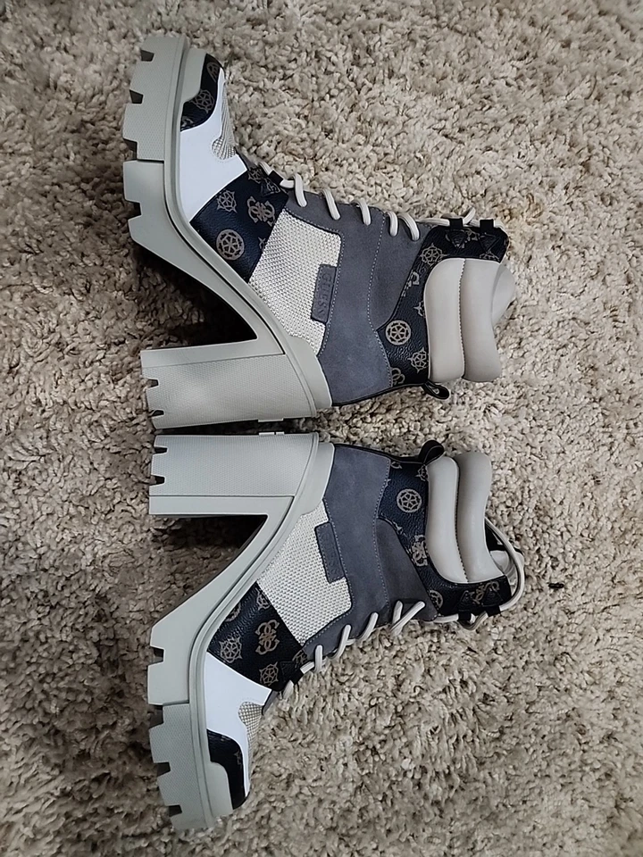Guess Boots女式9.5码 — 第 1/4 张图片