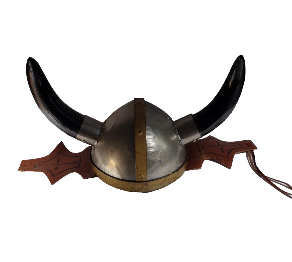 Casco de guerrero vikingo con cuernos con tapa de metal hecha a mano personalizada y correa para la barbilla  Foto 1 de 4