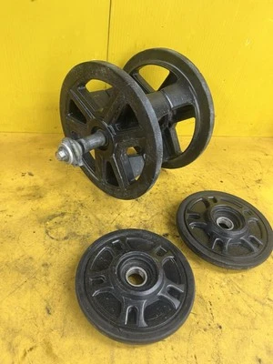 2018 Arctic Cat M8000 rear axle and wheels   78 - Image 1 of 2