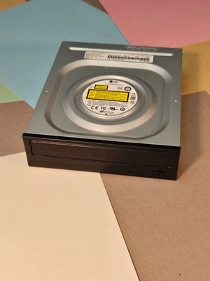 LG Super Multi DVD Writer GH24NSC0 SATA 24x M-DISC (5.25-inch Internal) - Image 1 of 3