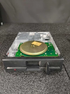 Unidade de disquete Mitsubishi MF501C-312U 5,25" - Imagem 1 de 4