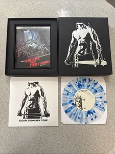 ESCAPE FROM NEW YORK Collectors Deluxe Ed. 4K UHD, Blu-Ray, Poster, Pins, Vinyl - Picture 1 of 5