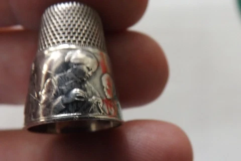 SOLID SILVER 800 GABLER GERMAN VINTAGE THIMBLE  DOMESTIC SCENES  2.25CMS (3699) Cover