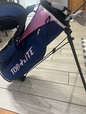 Top Flite XLJ Junior Navy & Pink Bag with Putter SW 7 Iron & Driver 5 Wood RH  - Image 1 of 4