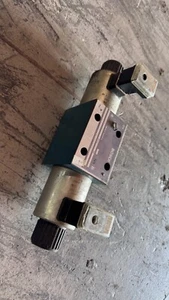 BOSCH D81WV10P1V1091W5024/0000 Solenoid Operated Directional Control Valve - Picture 1 of 4