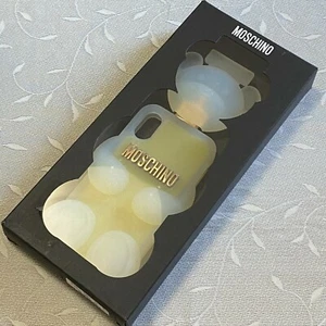 Moschino iPhone Hülle X/XS Big Bear Teddybär Neu unbenutzt Langzeitaufbewahrung Produkt - Bild 1 von 3