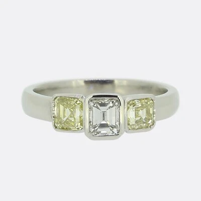 Vintage Three-Stone Asscher Cut Diamond Ring - Platinum - Image 1 of 4