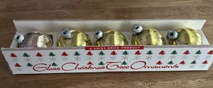 Juego de 5 adornos navideños Brite brillantes dorados vintage en caja de 2,5" - Imagen 1 de 13