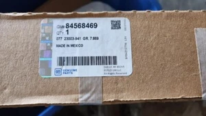 Nuevo soporte de montaje de parachoques delantero izquierdo OEM 2020-2022 Silverado 2500 84568469 - Imagen 1 de 2