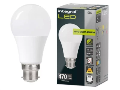 Integral 4.8w LED Dusk Till Dawn sensor light bulb, non dim, 2700K Bayonet/B22 - Image 1 of 4