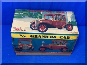 GRAND-PA-CAR - BATTERY OPERATED - NOT WORKING - FAIR BOX - FREE SHIPPING - Picture 1 of 13