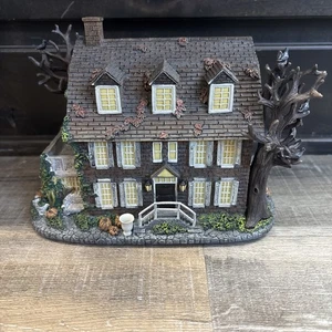 Amityville Horror House Hawthorne Village AmericaS Most Haunted Village NO LIGHT - Picture 1 of 16