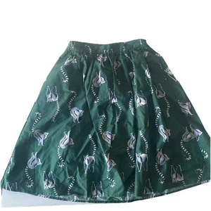 ModCloth Lemur Print A-Line Skirt Womens Sz S Green White Whimsical Zoo Quirky - Picture 1 of 10
