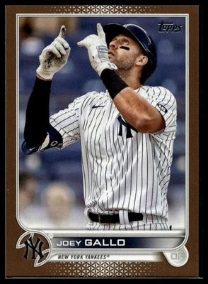 2022 Topps #322 Joey Gallo Gold #/2022 - Image 1 of 2