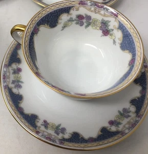 Vintage ROYAL BAYREUTH Bavaria Germany Teacup & Saucer c.1946-1949 - Picture 1 of 7