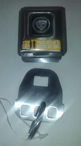 Schlüsselanhänger Gürtelschnalle Totenkopf Metall realistisch Druckknopf zum Lösen Schlüsselhalter - Bild 1 von 5