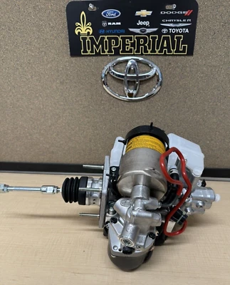 2003-2004 TOYOTA 4RUNNER GENUINE OEM NEW MASTER CYLINDER & MODULATOR 4705060081 - Image 1 of 4
