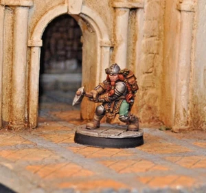 Otherworld Minis - LUCHADORA ENANA FEMENINA CON WARHAMMER (¡FIGURA MUY BUENA DE D&D Y FUERA DE SERVICIO!) - Imagen 1 de 2