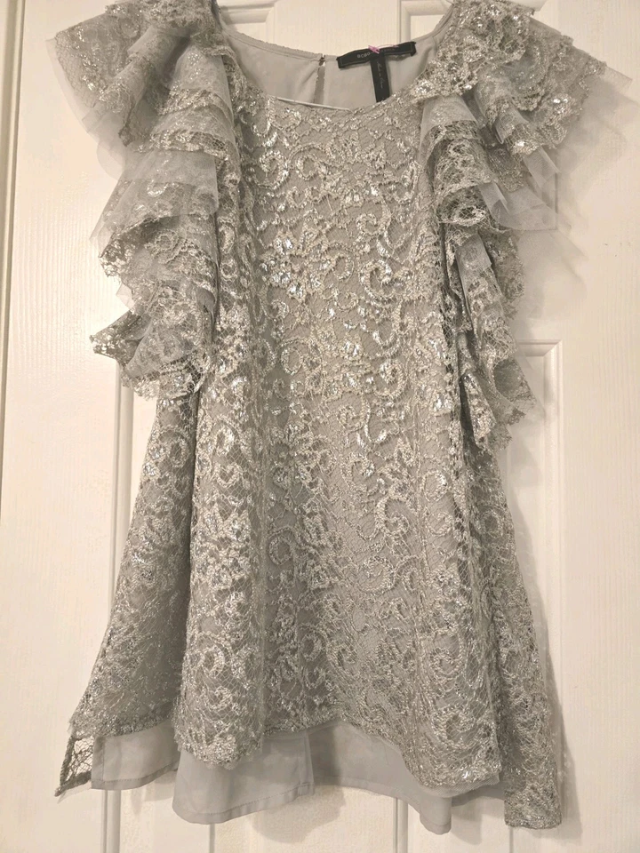 Blusa Top BCBG MAXAZRIA Gris Plateado Stacey Encaje Brillante Mangas con Volantes Talla L Foto 1 de 4