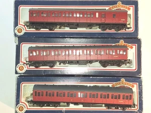 3 X Bachmann Crimson Coaches. 34-701,34-601,12252. Exc condition.OO scale. Boxed - Picture 1 of 16