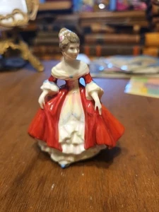 Vintage ROYAL DOULTON Porcelain Figurine SOUTHERN BELLE Red Dress Lady 1957 3174 - Picture 1 of 5