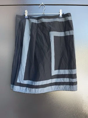 Falda Geométrica Negra Annette Görtz Talla 40 / DE SS20 Hecha en Polonia Foto 1 de 4