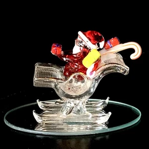 Trineo de Papá Noel de vidrio de Navidad regalos y bastón de caramelo sobre base de espejo murano - Imagen 1 de 15
