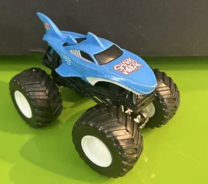 HOT WHEELS Monster Jam Shark Wreak 1:64 MONSTER TRUCK - Picture 1 of 6