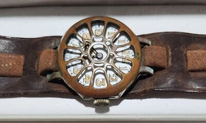 Seltene achteckige Grabenuhr aus dem Ersten Weltkrieg mit Splitterschirm 7J Beleco Swiss - Bild 1 von 14