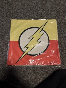 Copricuscino decorativo FLASH Fulmine BAZINGA 17” x 17” nuovo senza etichette - Foto 1 di 1