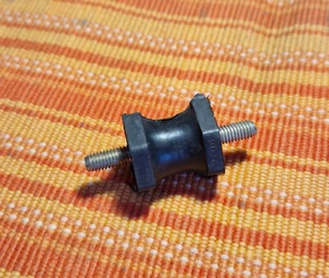 SILENT BLOCK VINTAGE MARMITTE Ø 6/6 MASCHIO/MASCHIO MOTOCICLI CICLOMOTORI - Foto 1 di 2