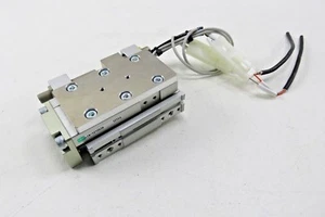 Cilindro deslizante lineal CKD LCR-1230S5D con sensor CKD F2H - Imagen 1 de 5